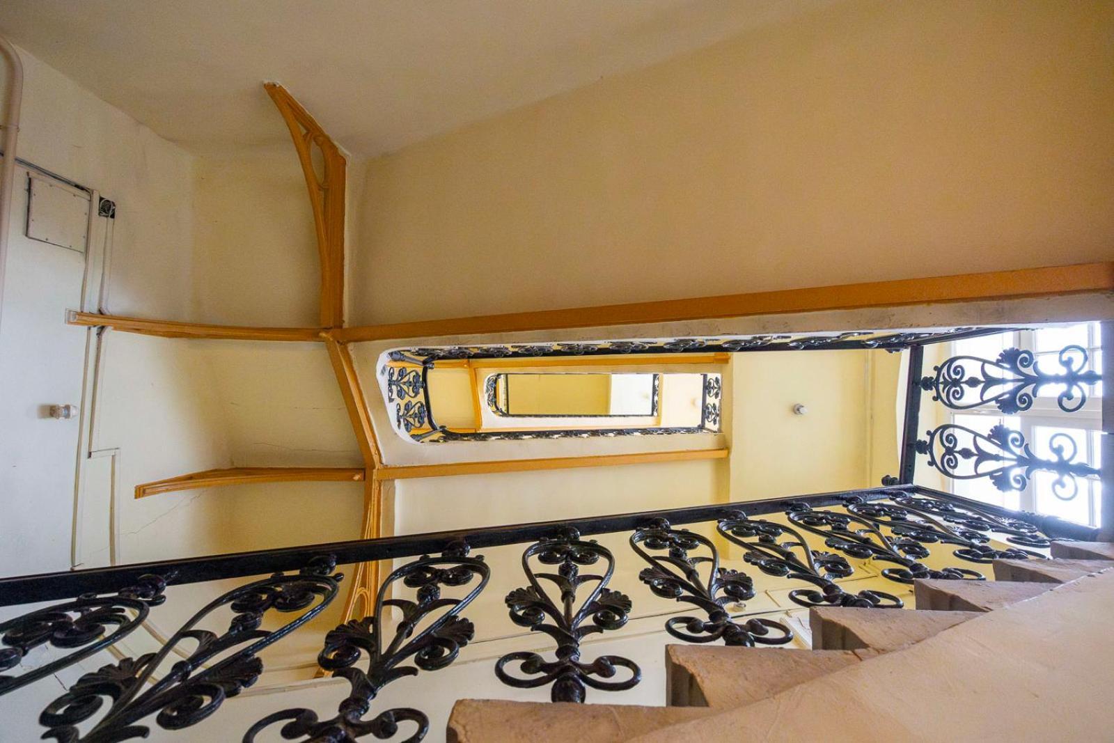 Apartment Lovely Designer With Stunning Parliament View *