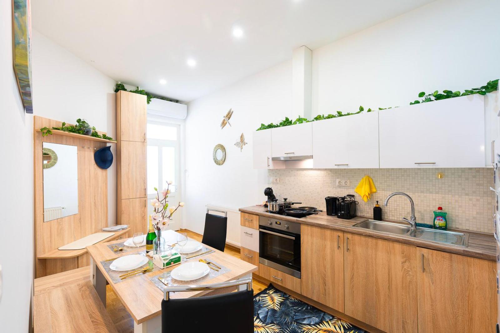 Lovely Designer With Stunning Parliament View Apartment