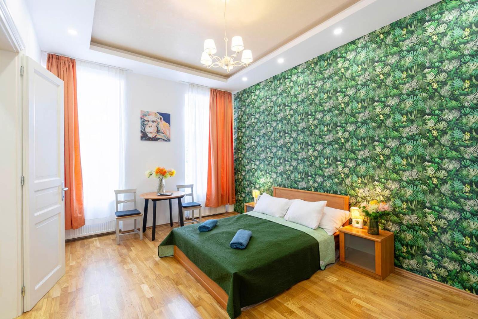 Apartment Lovely Designer With Stunning Parliament View *